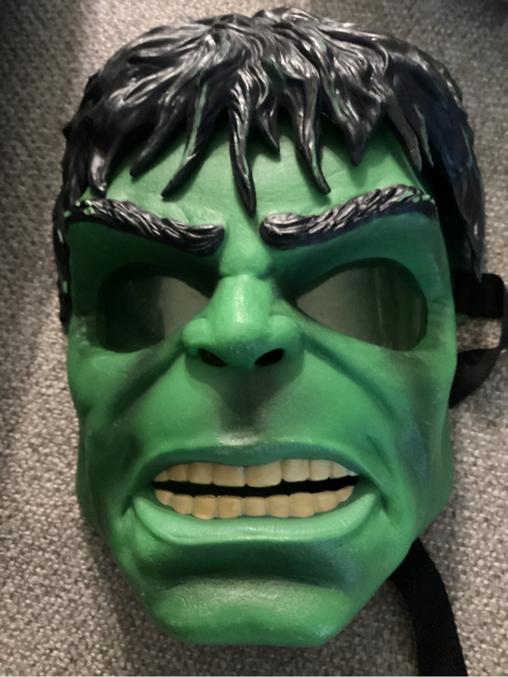 Hard plastic Marvel Avengers Hulk Hero Glowing Mask made by Hasbro 2008